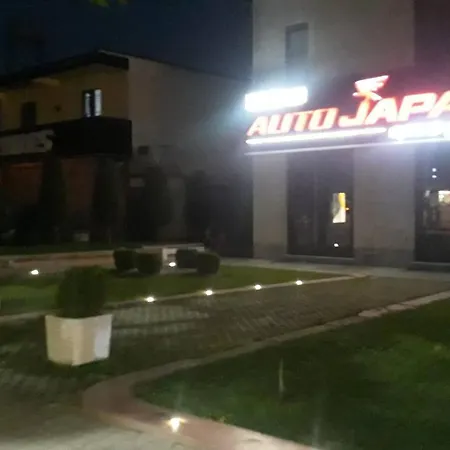 In Guest - Double In Front Of Bus Stop Guest house *