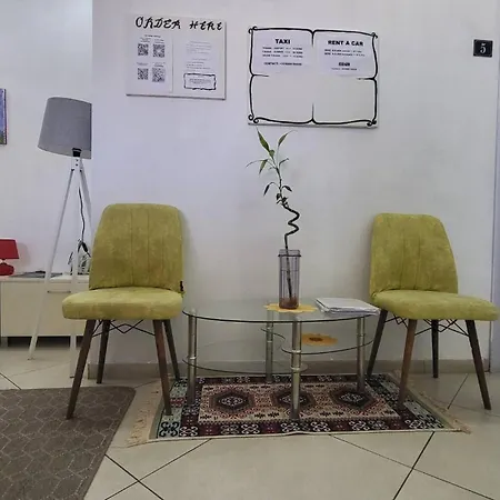 Guest house In Guest - Double In Front Of Bus Stop *