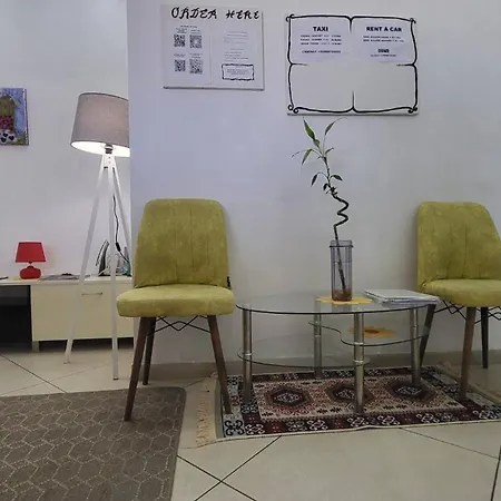 In Guest - Double In Front Of Bus Stop Guest house Tirana