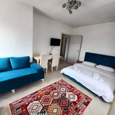 Guest house In Guest - Double In Front Of Bus Stop Tirana
